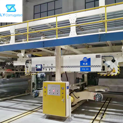 Máquina coladora do rolo da alta velocidade pneumática do freio auto para linha de produção ondulada
